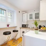 Lamp House Apartment *
