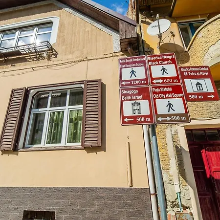 Apartament Lamp House