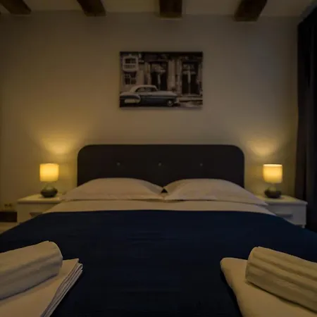 Lamp House Apartament *