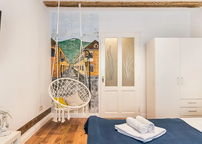 Apartament Lamp House