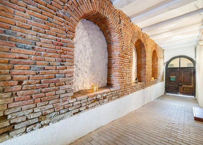 Апартаменти Lamp House *