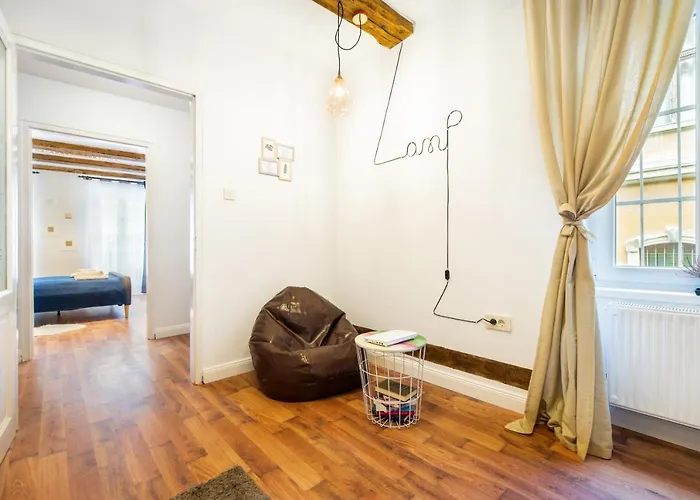 Lamp House Apartament